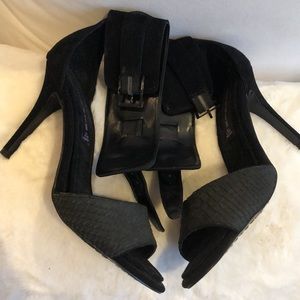 🍾Steven by Steve Madden Elegant Cariee Suede &  leather wide ankle belt heels